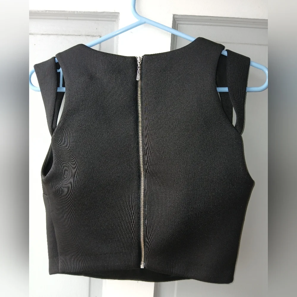 NWT GUESS Scuba Cutout Crop Top M NWT - Picture 11 of 15